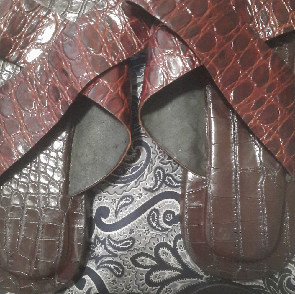 African dresses And sandales, ladies shoes and porch key chains  made natural